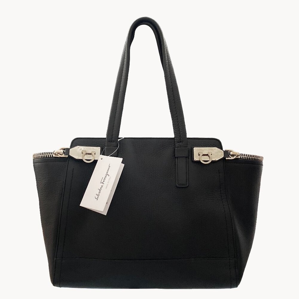 Salvatore Ferragamo Verve Black Leather Shoulder Bag